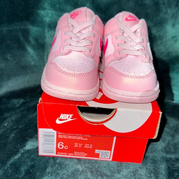 NIKE DUNK LOW TD 'TRIPLE PINK' - Picture 5 of 9